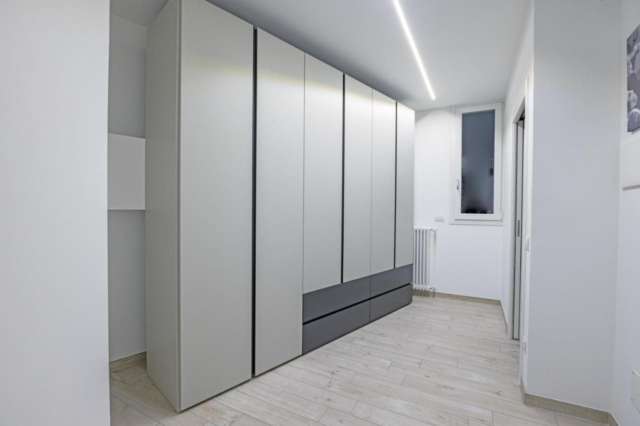 Loft La Sedia Rossa - Centro Storico Apartment Milan Exterior photo