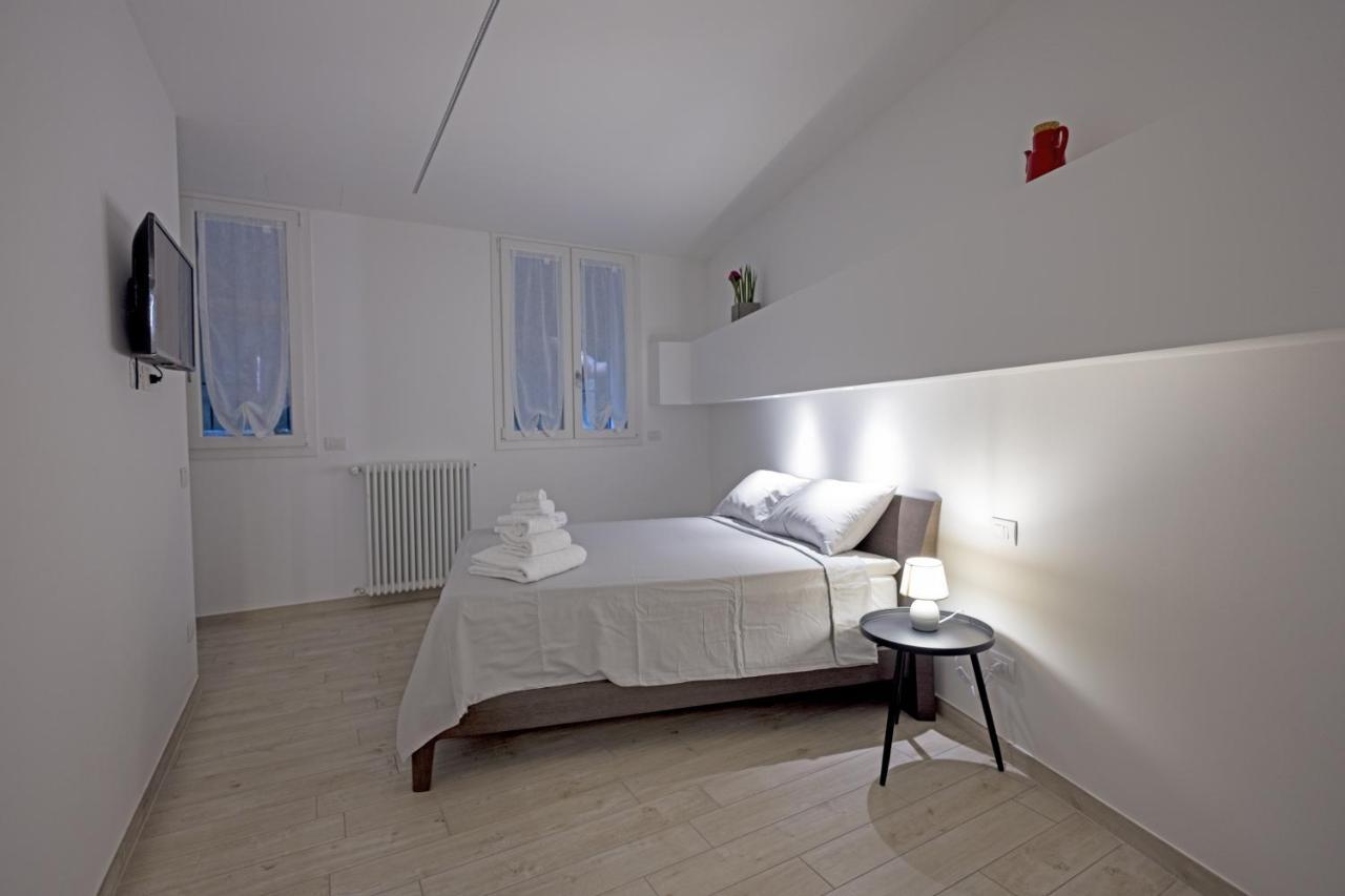 Loft La Sedia Rossa - Centro Storico Apartment Milan Exterior photo